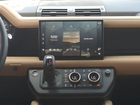 Certified 2025 Land Rover Defender 110 X-Dynamic SE AWD/4WD image 30
