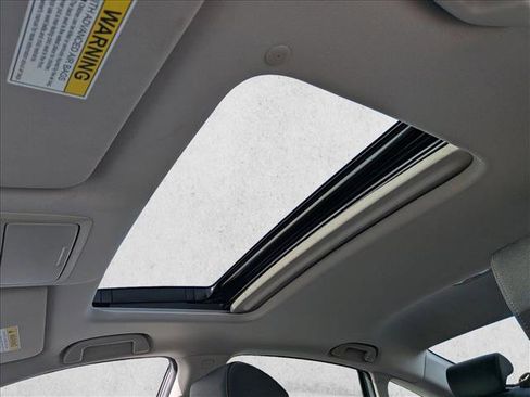 Used 2018 Honda Accord EX image 11