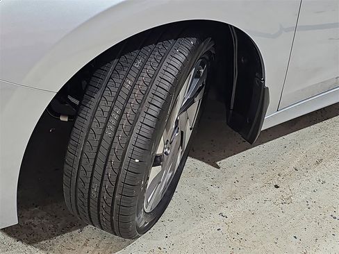 New 2025 Subaru Legacy Limited image 32