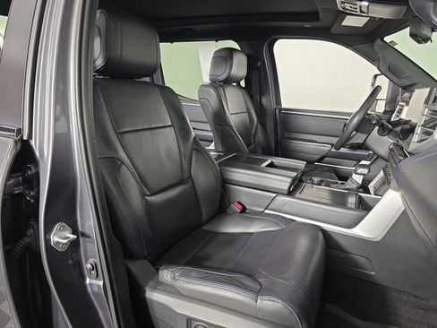 Used 2024 Toyota Tundra Platinum AWD/4WD image 21
