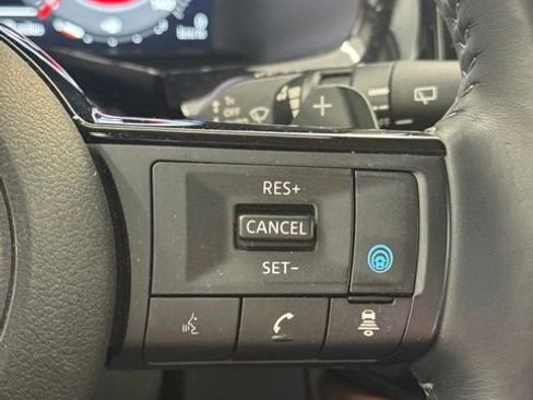 Certified 2024 Nissan Pathfinder Platinum FWD image 7