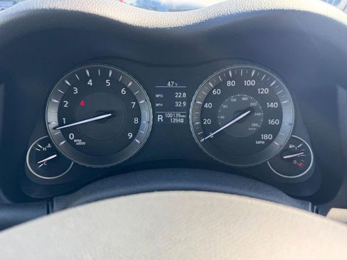 Used 2016 INFINITI Q70 3.7 image 25