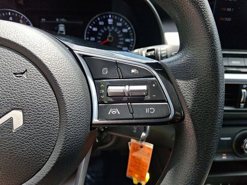 Used 2023 Kia Forte LXS FWD image 21