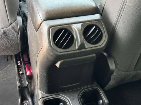 Used 2022 Jeep Wrangler Sport AWD/4WD image 13