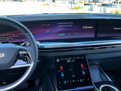 New 2026 Cadillac Escalade Sport w/ LPO, ONYX Package AWD/4WD image 8