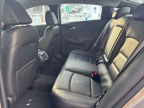 Used 2024 Chevrolet Malibu LT image 38