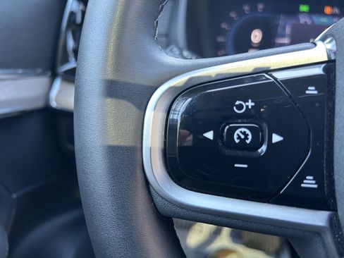 Certified 2025 Volvo XC90 B5 Plus image 30