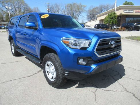 Used 2016 Toyota Tacoma SR5 w/ Towing Package image 9