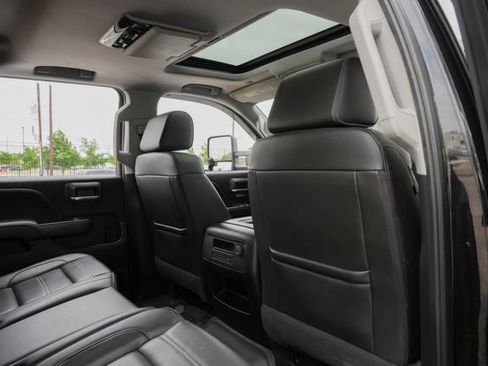 Used 2018 GMC Sierra 2500 Denali w/ Duramax Plus Package AWD/4WD image 39