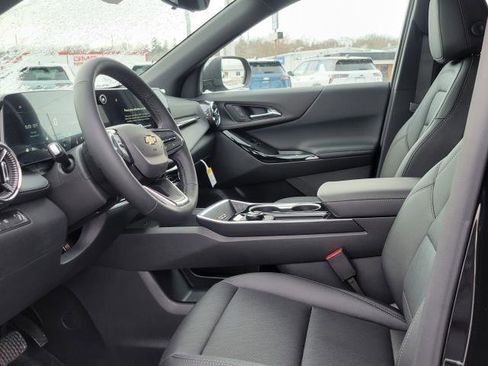 New 2026 Chevrolet Equinox LT w/ Convenience Package II image 8