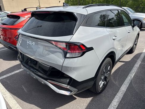 Used 2024 Kia Sportage SX image 3