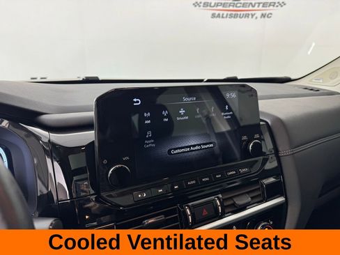 Used 2024 Nissan Pathfinder Platinum image 16