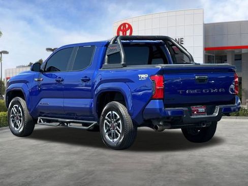 Used 2025 Toyota Tacoma TRD Sport AWD/4WD image 7