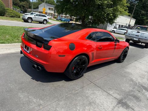 Used 2010 Chevrolet Camaro SS w/ RS Package RWD image 9