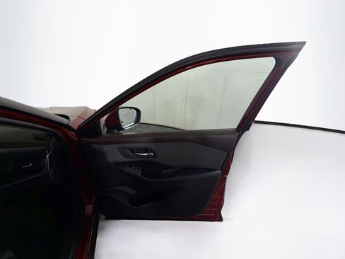 Used 2023 Nissan Rogue SV AWD/4WD image 30