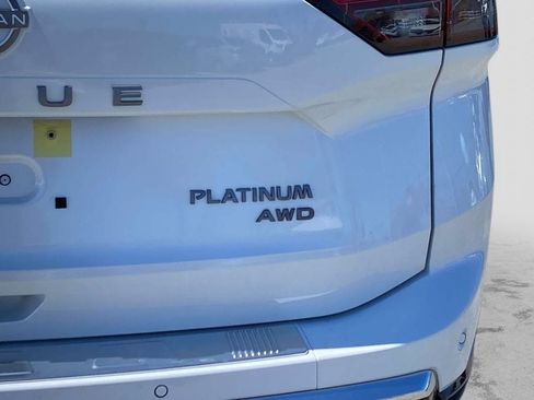 Certified 2026 Nissan Rogue Platinum w/ Platinum Premium Package AWD/4WD image 5