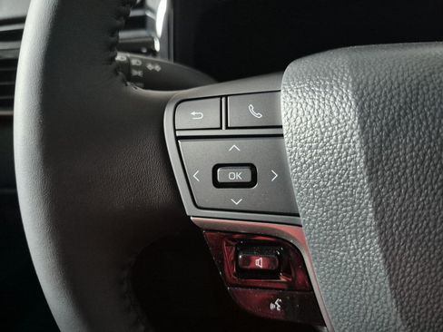 New 2026 Toyota Camry Hybrid FWD image 19