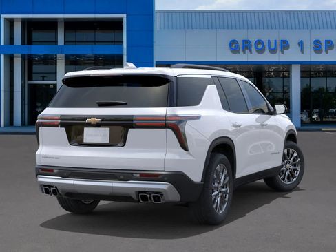 Used 2026 Chevrolet Traverse LT w/ Sun and Wheel Package FWD image 7