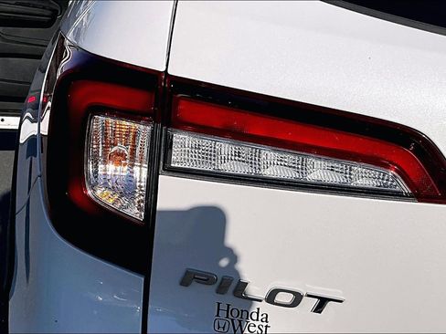 Used 2022 Honda Pilot TrailSport image 23