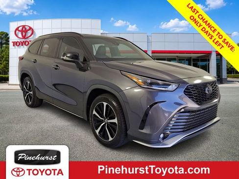 Certified 2021 Toyota Highlander XSE AWD/4WD image 1