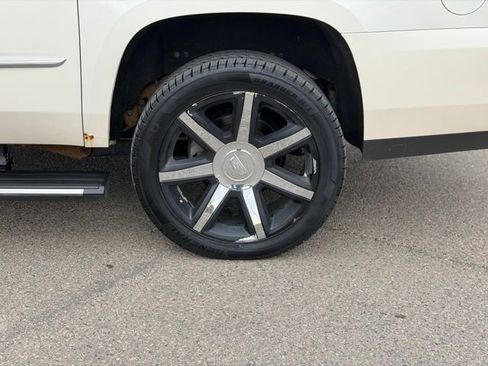 Used 2015 Cadillac Escalade ESV Premium image 9