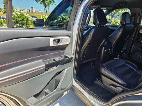 Used 2024 Ford Explorer ST-Line w/ Class IV Trailer Tow Package image 19