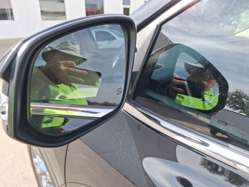 Used 2018 Toyota Highlander Limited Platinum image 13