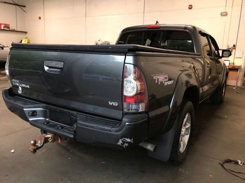 Used 2012 Toyota Tacoma 4x4 Double Cab w/ TRD Sport Pkg image 5