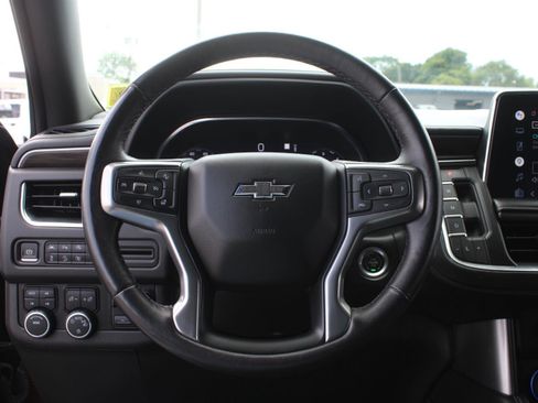 Certified 2022 Chevrolet Tahoe Z71 w/ Luxury Package AWD/4WD image 12
