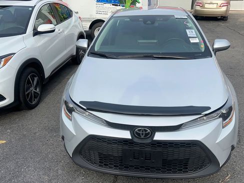 Used 2021 Toyota Corolla LE image 1