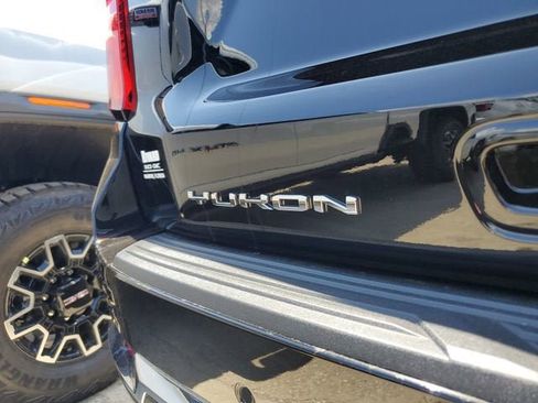 New 2026 GMC Yukon XL Elevation AWD/4WD image 8