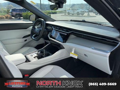 New 2026 Jeep Cherokee Limited image 29