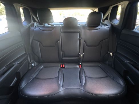 Used 2025 Jeep Compass Trailhawk image 39