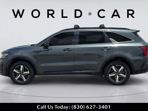 Used 2021 Kia Sorento S FWD image 12