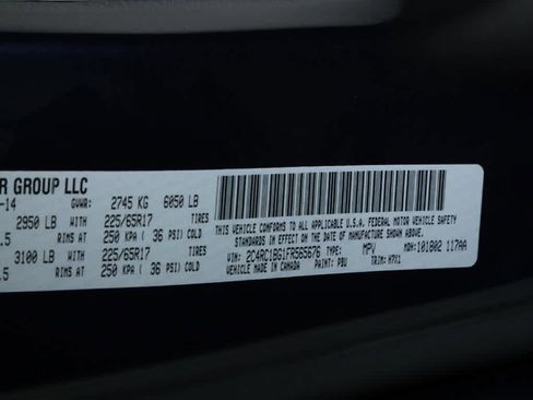 Used 2015 Chrysler Town & Country Touring FWD image 20