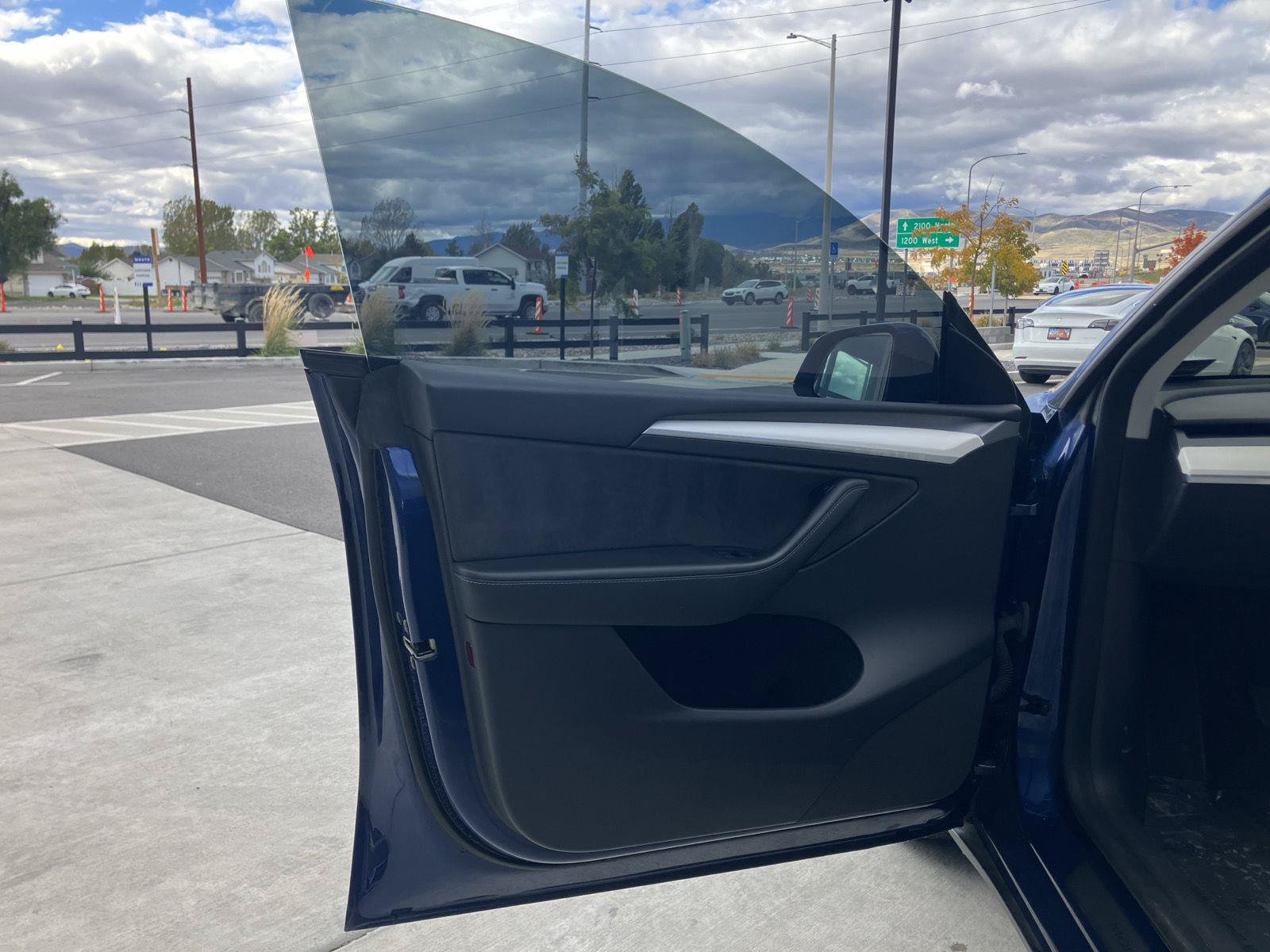Used 2023 Tesla Model Y Long Range AWD/4WD image 11