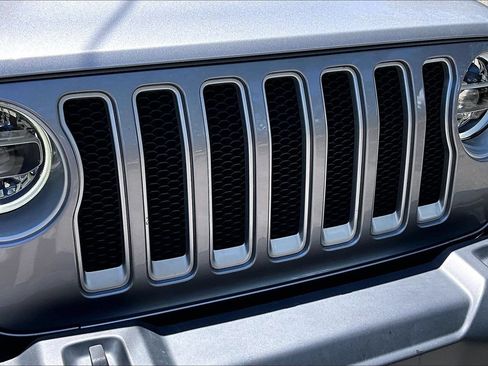 Used 2021 Jeep Wrangler Unlimited Sahara AWD/4WD image 32