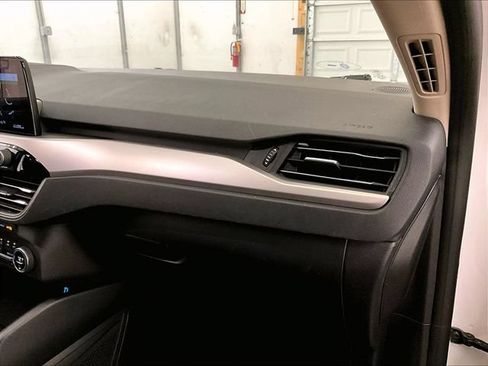 Used 2020 Ford Escape SEL AWD/4WD image 16