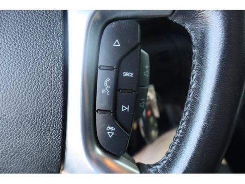 Used 2015 GMC Acadia SLE FWD image 13