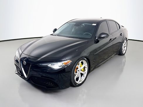 Used 2019 Alfa Romeo Giulia Ti Sport w/ Quick Order Package 22U Sport image 4