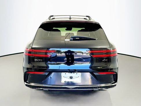 Certified 2026 Genesis GV70 2.5T Advanced AWD/4WD image 6