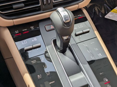 New 2026 Porsche Macan AWD/4WD image 19