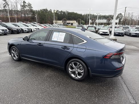 Certified 2023 Honda Accord EX image 8