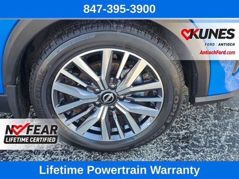 Used 2023 Nissan Kicks SV image 9