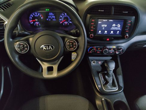 Used 2020 Kia Soul LX FWD image 22