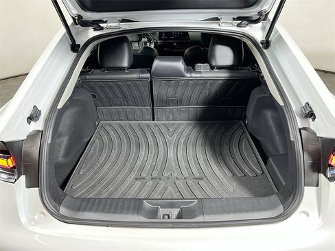 Used 2024 Toyota Prius Prime XSE image 23