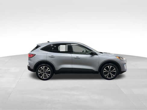 Used 2022 Ford Escape SE w/ SE Sport Appearance Package image 7