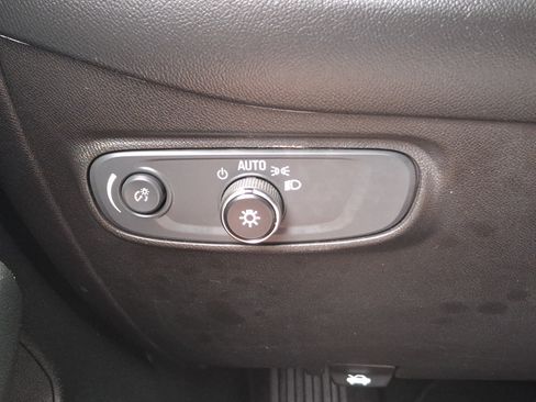 Used 2021 Chevrolet Equinox LS w/ LS Convenience Package FWD image 23