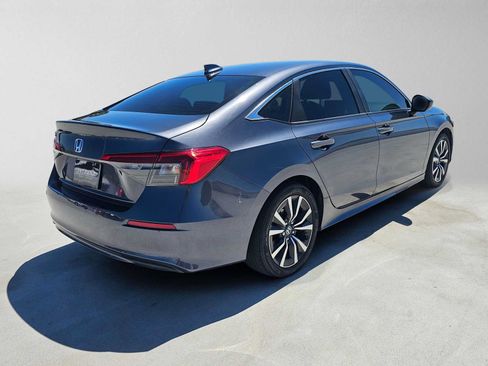 Used 2022 Honda Civic EX image 3