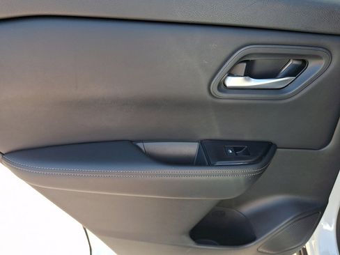 Used 2024 Nissan Rogue SV FWD image 19
